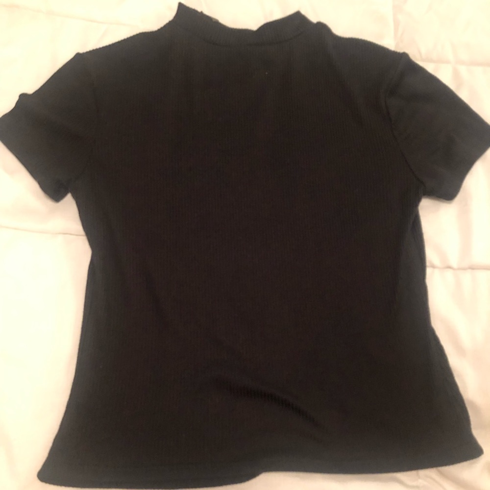 Black top - Picture 4 of 4